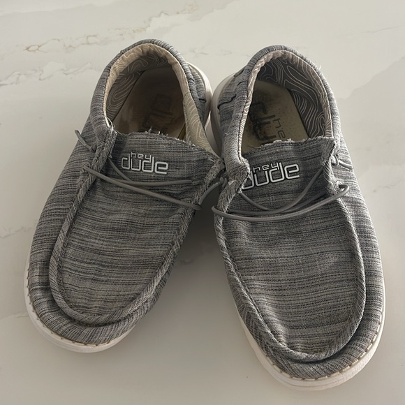 Hey Dude, Wally Youth size Y4-Y5 - Picture 2 of 4